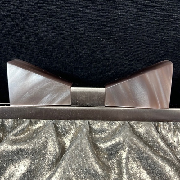Sondra Roberts Beautiful Silver Textured Clutch - Picture 2 of 11